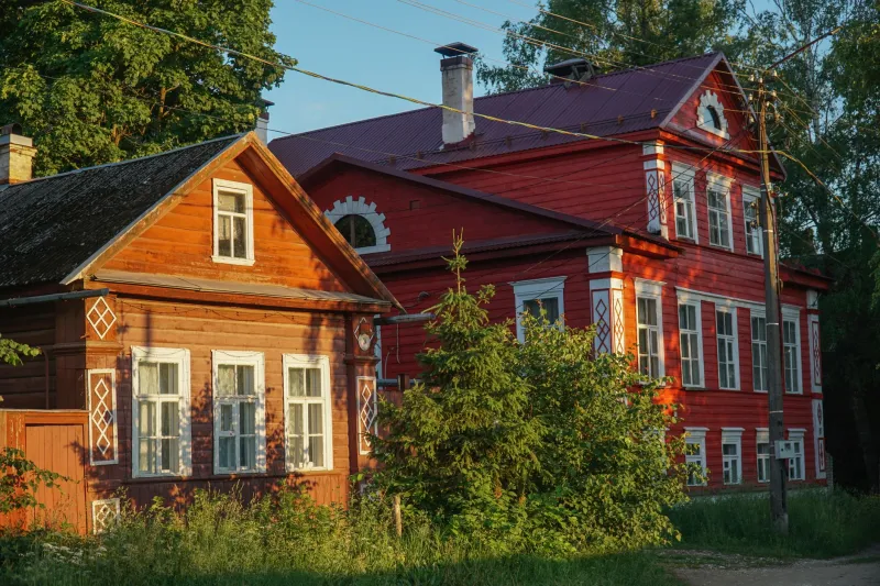 Dirt Under Your Nails and Pickles in the Cellar: The Russian Dacha Life Americans Are Finally Waking Up To